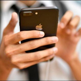 Apple: personas con marcapasos no deben acercarse a un iPhone 12