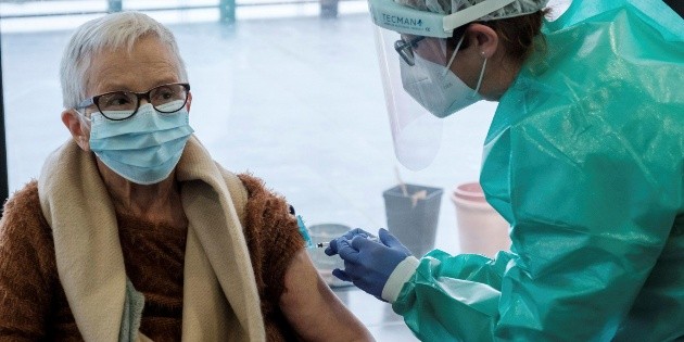 COVID-19: Gobierno de M&eacute;xico llama a adultos mayores para conocer si desean vacunarse