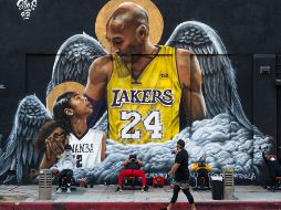 A un año de la muerte de Kobe Bryant, se le recuerda a la leyenda del basquetbol de todas las manera posibles. AP / D. Dovarganes