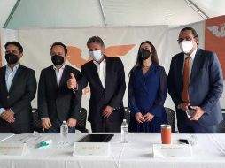 En el anuncio estuvieron presentes quienes aspiraban a la postulación. ESPECIAL