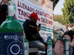 Desde noviembre se han registrado aumentos, hasta del triple de su costo, en recargas, renta y venta de tanques de oxígeno. EFE / ARCHIVO