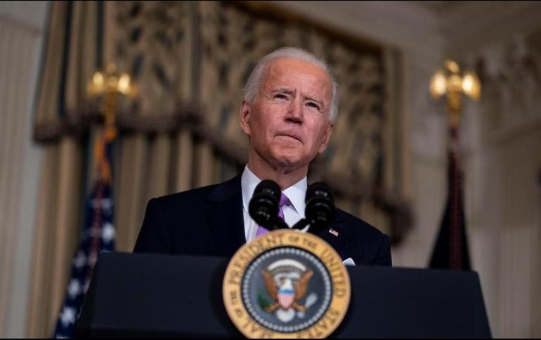 En su primer día en la Casa Blanca, Biden firmó una serie de medidas ejecutivas, entre las que se incluyó suspender las deportaciones por 100 días. EFE/D. Mills