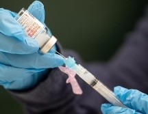 Biden anunció que se adquirirán 100 millones de dosis adicionales de cada una de las vacunas que han sido aprobadas contra el coronavirus. EFE/C. Gunther