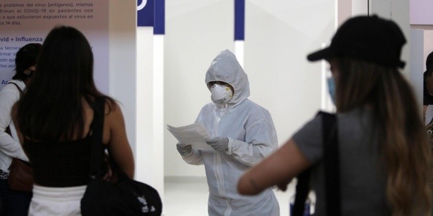 COVID-19: Viajeros mexicanos enfrentan las nuevas medidas sanitarias de EU