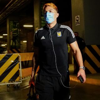 Liga MX: Carlos Salcedo discute con aficionado