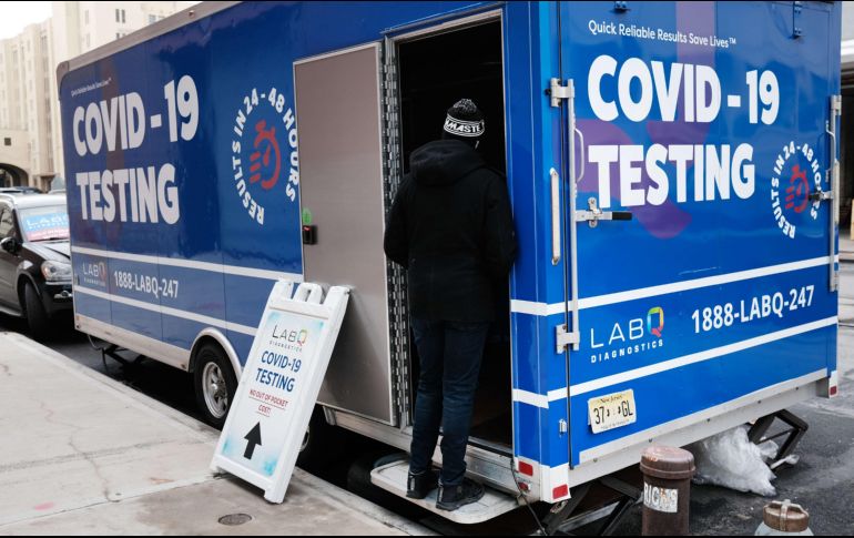 Un laboratorio móvil apoya la detección del virus en Brooklyn. AFP/S. Platt
