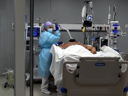 España suma hoy 34 mil 899 nuevos casos de COVID-19 y 515 muertes más y atraviesa también una situación muy complicada. AFP / O. Del Pozo