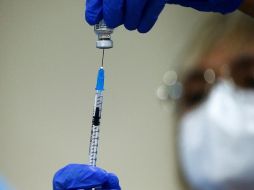 La entrega de dosis comenzó el 23 de diciembre pasado, pero se tiene un retraso de unas tres semanas, lo que ha detenido el avance del programa de vacunación. EFE/Q. García