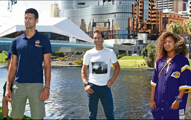Novak Djokovic, Rafael Nadal y Naomi Osaka posaron para la promoción del primer Grand Slam del año. AFP
