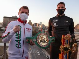 ''No creo que alguien pueda vencerlo. Podría perder si sigue subiendo de peso, pero no creo que suba más. Su defensa es muy buena'', aseguró Callum Smith (D). EFE / ARCHIVO