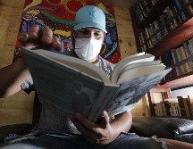 Un buen libro puede colaborar a que el confinamiento por el COVID-19 sea más leve y entretenido. EFE / ARCHIVO