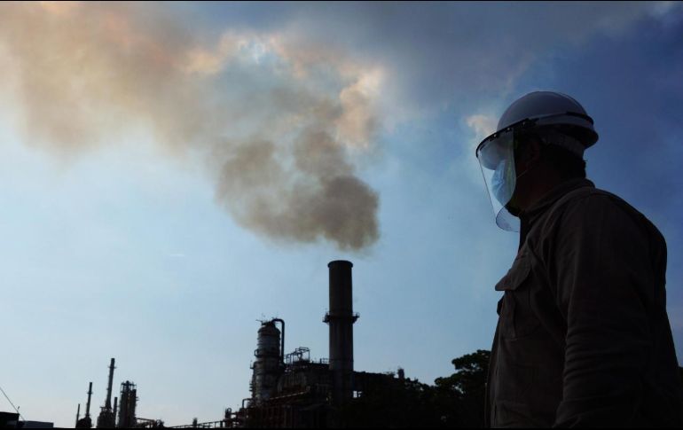 Durante el año pasado la venta de petróleo tuvo una baja de 38.7%. SUN/ARCHIVO