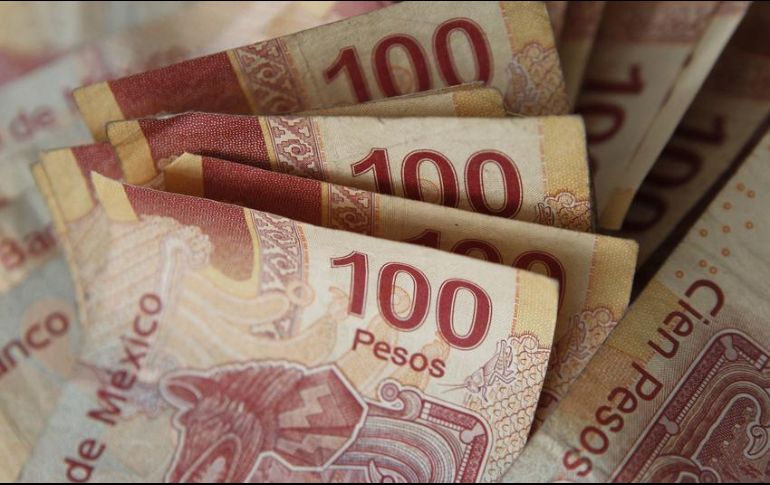 Esta es la segunda semana consecutiva en la que el peso pierde terreno frente al dólar. EL INFORMADOR/ARCHIVO