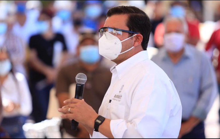 A través de su cuenta de Twitter, señaló que presenta síntomas leves y que se encuentra bien; ''respetaré todas las medidas necesarias'', escribió el viernes. TWITTER / @AntonioEcheG