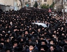 Judíos ultraortodoxos en la procesión del funeral del rabino Meshulam Dovid Soloveichik este domingo en Jerusalén, AFP/M. Kahana