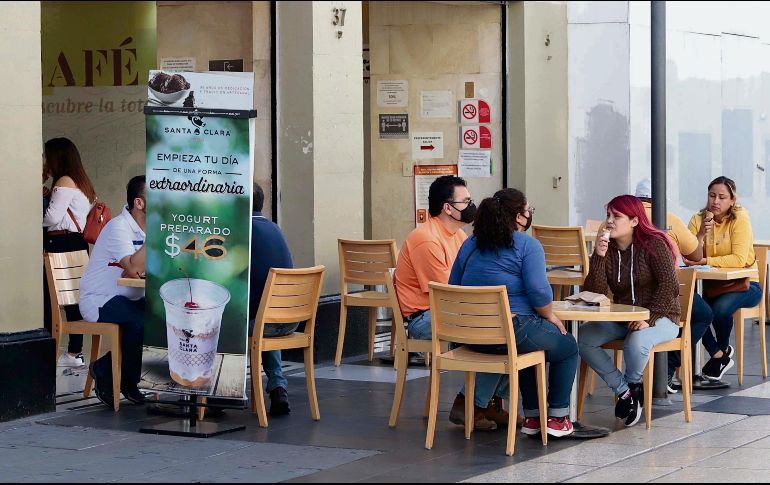 CON EXCEPCIONES. Algunos negocios capitalinos todavía pueden operar al aire libre. SUN