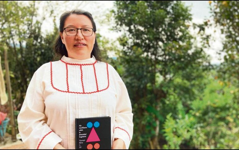 AL FRENTE. Yásnaya Elena Aguilar busca defender las lenguas originarias en todo nuestro país y así lo expresa en su libro recopilatorio.