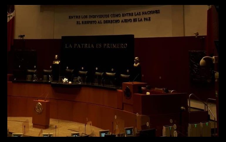 La iniciativa propone reformar la fracción I del artículo 55 de la Constitución. TWITTER / @martibatres