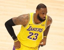 LIDERA. 'King James' sumó 21 puntos, 7 rebotes y 9 asistencias. AFP