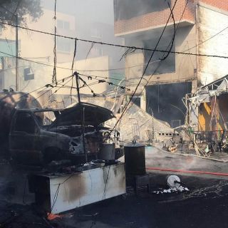 Incendio de pipa de gas en el Mercado de Jamaica en la CDMX deja ocho heridos
