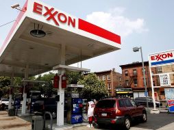 Los ingresos de ExxonMobil disminuyeron un 31% en 2020, a 181 mil 500 millones de dólares. EFE/J. Lane