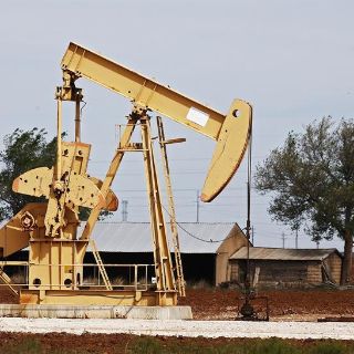 El petróleo de Texas sube 2.3 %, hasta 54.76 dólares el barril