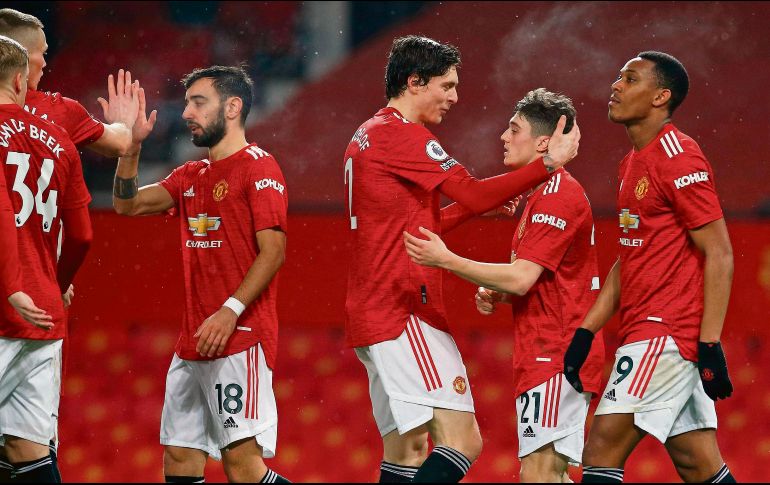 CELEBRAN. Los Diablos Rojos no tuvieron piedad de su rival. EFE