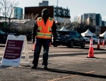Autoridades de algunos estados de EE.UU. han incrementado los requisitos para recibir la vacuna de covid-19 para garantizar el acceso a residentes locales. GETTY IMAGES
