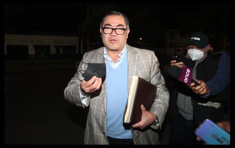 El abogado del empresario, José Luis Castañeda FGR de no permitir notificarle que su cliente cuenta con una suspensión provisional contra la ejecución de la orden de aprehensión. SUN / V. Rosas