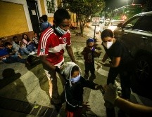 El domingo fue la primera vez que entregaron 130 paquetes de alimentos. EL INFORMADOR/F. Atilano