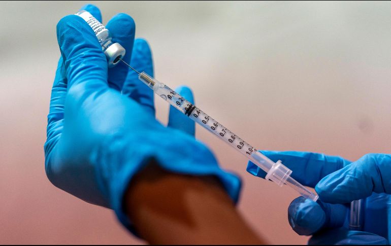 Distintos integrantes de la Conferencia Nacional de Gobernadores (Conago) exigieron al Gobierno federal certidumbre en la entrega y aplicación de las segundas dosis de vacunas para todos sus trabajadores de la salud. AP / M. Altaffer