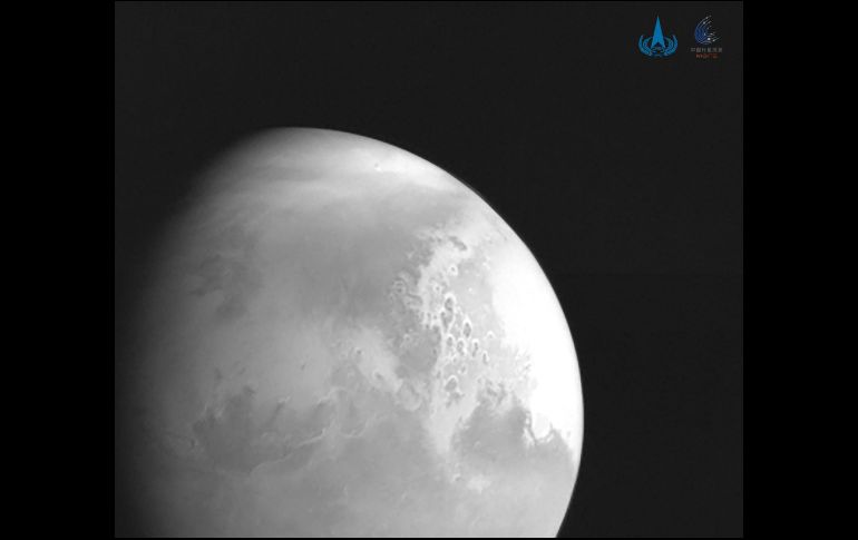 La imagen en blanco y negro fue tomada a unos 2.2 millones de kilómetros de Marte AFP / China National Space Adminstration