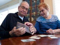 La billetera contenía, además de varias identificaciones, una tarjeta de racionamiento de cerveza, una carta de retención de impuestos y recibos de giros postales. AP/N. Cepeda-The San Diego Union-Tribune