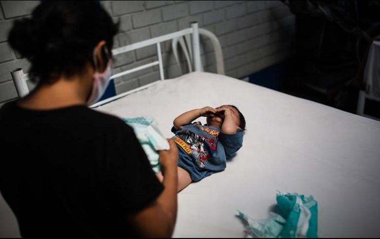 La pesquisa descubrió que ciudadanos estadounidenses recién nacidos fueron expulsados hacia México después de que sus madres fueran sometidas a un veto fronterizo. EFE/ARCHIVO