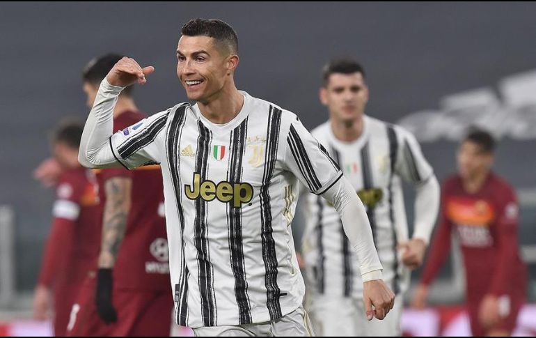 La Juventus se impuso a la Roma por 2-0 para ocupar el tercer sitio de la clasificación. EFE/A. Di Marco