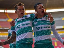 Ronaldo Prieto y Omar Campos festejan el gol. IMAGO 7/S. Bautista