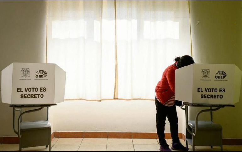 CONTIENDA. Los candidatos Andrés Arauz  y Yaku Pérez aventajan en los comicios. ESPECIAL