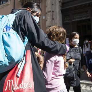 COVID-19: Nueva York regresa a sus estudiantes de secundaria a las aulas