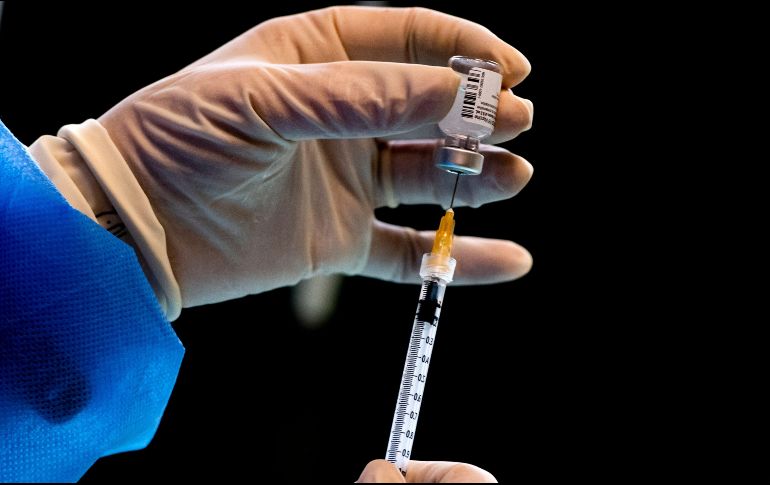 A mediados de enero, Pfizer informó que reduciría por algunas semanas las entregas de vacunas por un cambio en su capacidad de producción por adaptaciones en su planta en Bélgica. AFP / T. Fabi