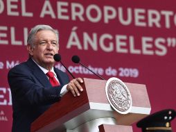El Presidente calificó como hazaña de la construcción y la ingeniería hecha por los ingenieros militares de la Sedena que en poco tiempo terminaron las instalaciones de la base área. SUN / ARCHIVO