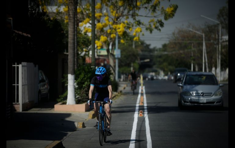 Por la vía pasan aproximadamente 400 usuarios en bici. EL INFORMADOR/F. Atilano