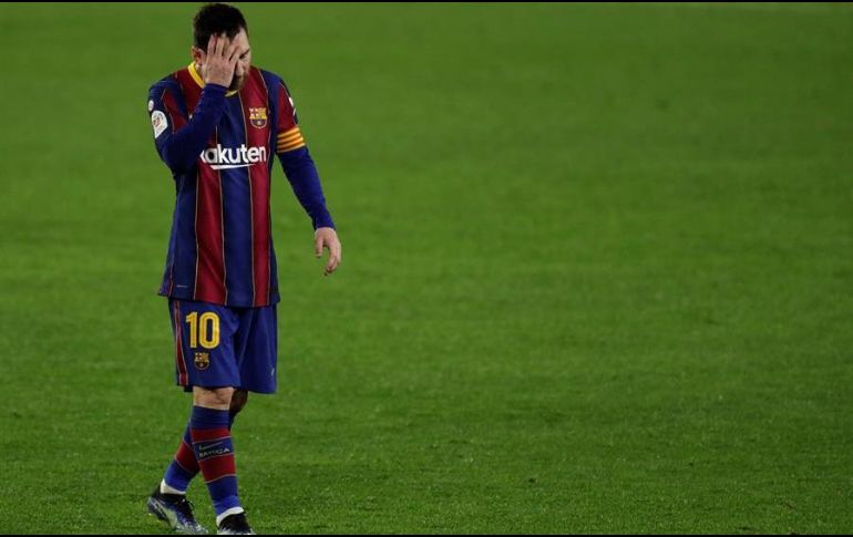 El delantero del FC Barcelona Leo Messi, se lamenta al final del encuentro. EFE/J. Muñoz