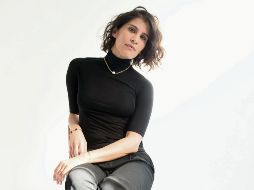 Feliz. Ximena Ayala. CORTESÍA