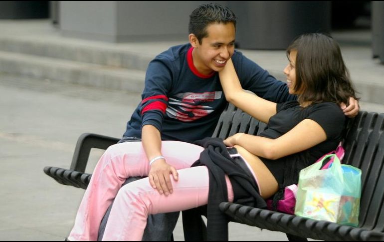 En México 8 de cada 10 parejas tienen una boda religiosa. Un 94 % de las parejas que están ahora a punto de casarse están convencidas en que el amor es para toda la vida y apuestan a sellar un compromiso duradero. AFP / ARCHIVO