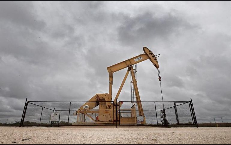 El Brent tuvo el miércoles su novena alza consecutiva, mientras que el WTI anotó la octava. EFE/ARCHIVO