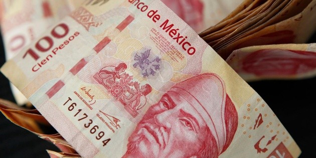 Peso closes its best level in three weeks due to the reduction of the Banxico rate