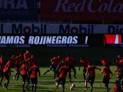 No hay contagios de COVID-19 en el cuadro rojinegro. Imago7