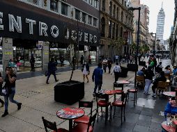 Entre los sectores más golpeados por la pandemia están el de servicios para empresas (9.9%) y el de la construcción (6%). AP/R. Blackwell