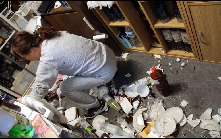 El sismo tuvo lugar a las 23:08 hora local del sábado con epicentro a unos 60 kilómetros de profundidad frente a la costa de la prefectura de Fukushima. EFE