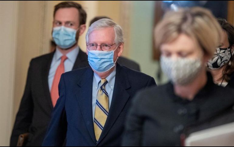 McConnell justificó su voto en favor de la absolución de Trump, pues consideró que el Senado no tiene competencia para juzgar a un expresidente. EFE/S. Thew